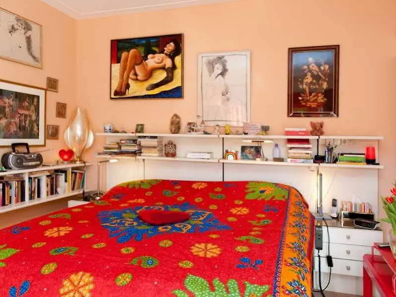 Xaviera'S Bed And Breakfast Амстердам 2*,