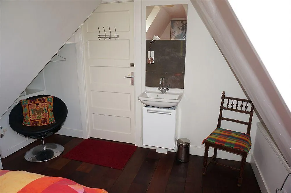 Xaviera'S Bed And Breakfast Amsterdam 2*,